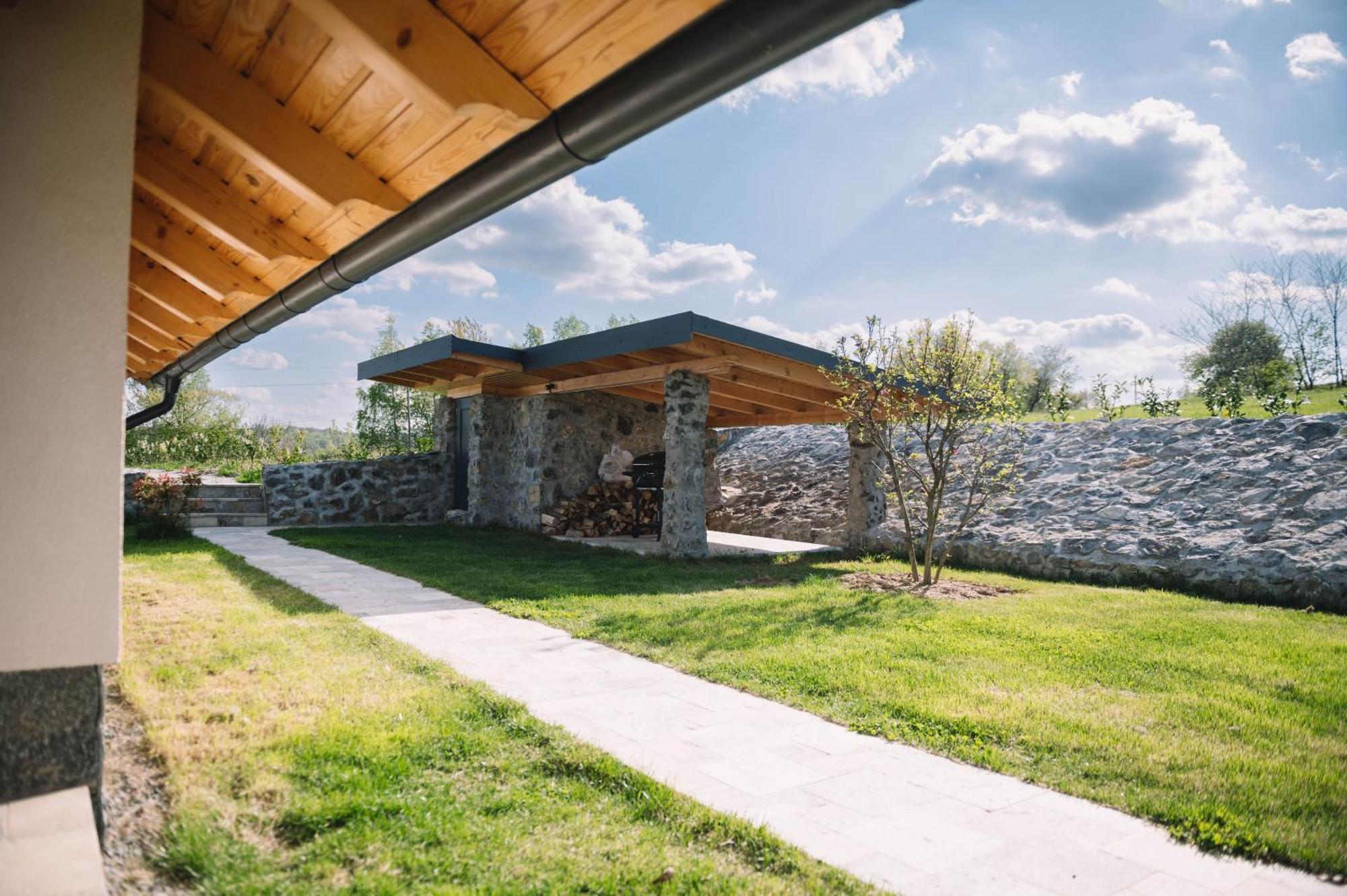 Casa Moderna In Sinteu - Intersectia Intre Modern Si Linistea Naturii Huta Voivozi Экстерьер фото