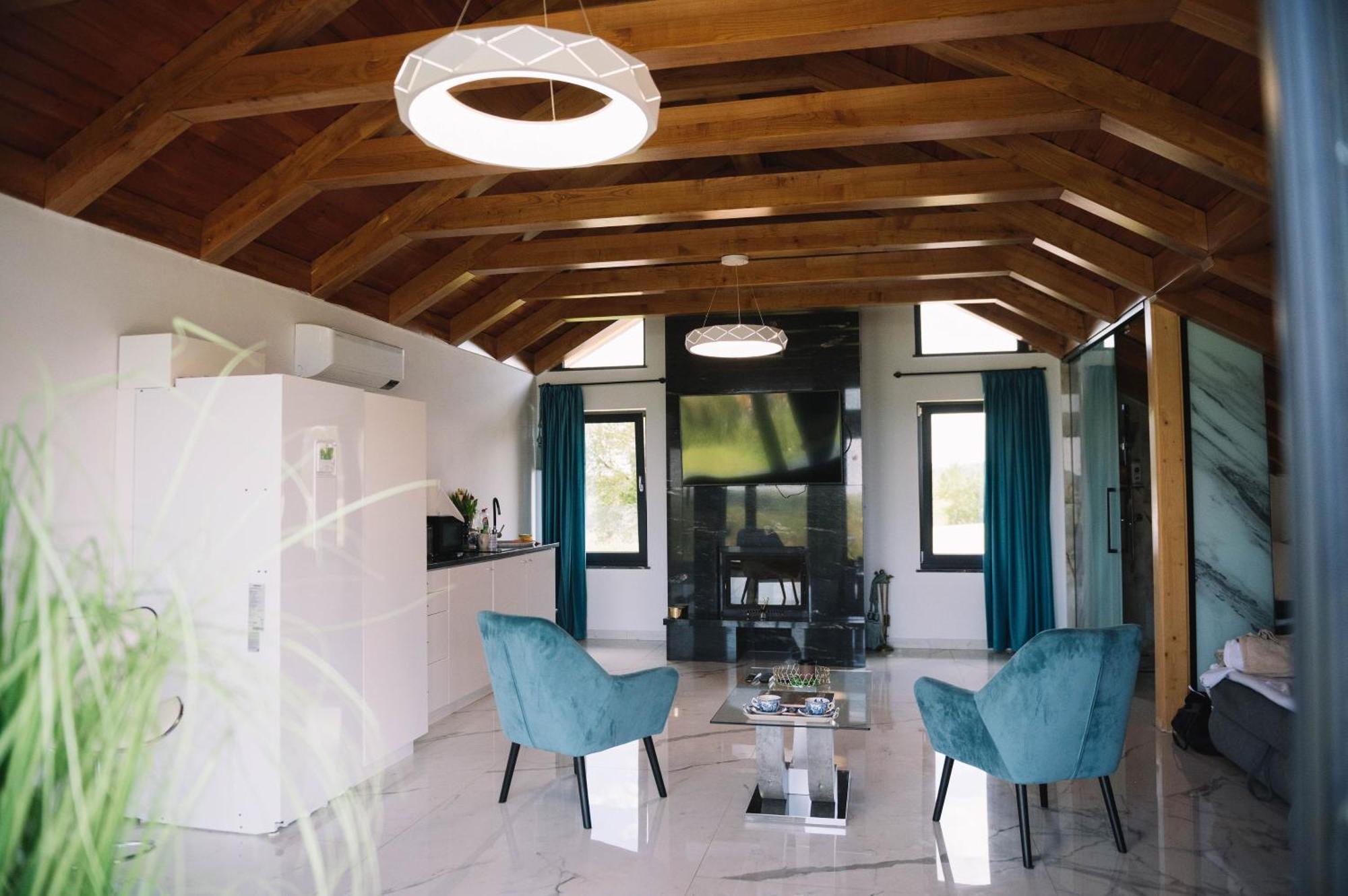 Casa Moderna In Sinteu - Intersectia Intre Modern Si Linistea Naturii Huta Voivozi Экстерьер фото