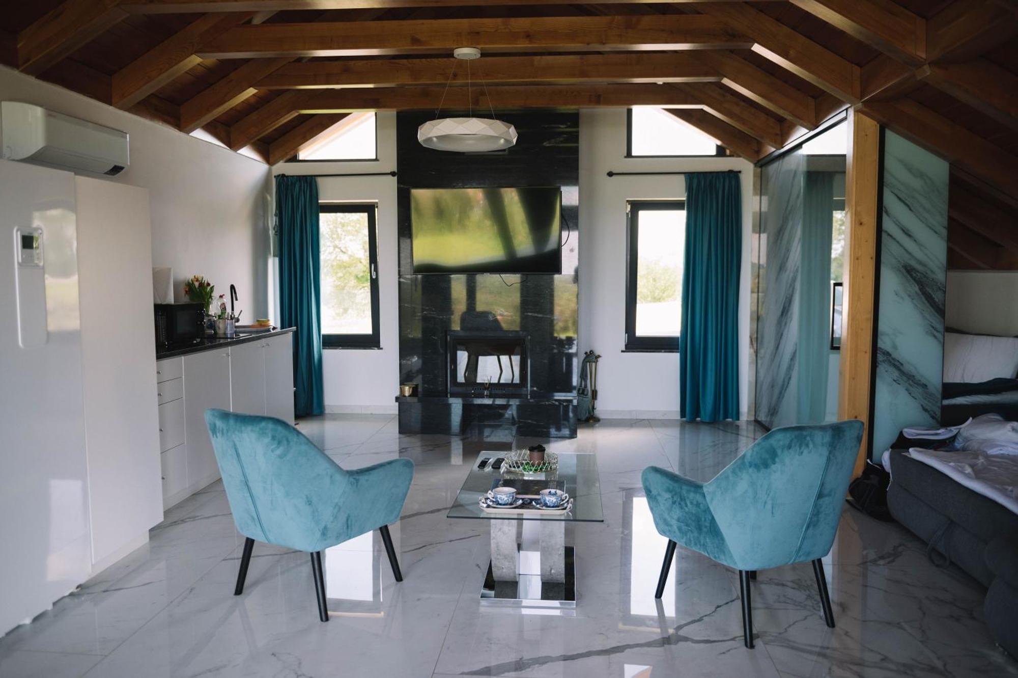 Casa Moderna In Sinteu - Intersectia Intre Modern Si Linistea Naturii Huta Voivozi Экстерьер фото